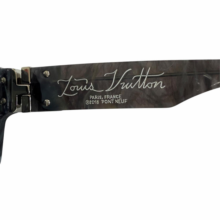Excellent LOUIS VUITTON sunglasses 1.1 Millionaire Marble Square Gris