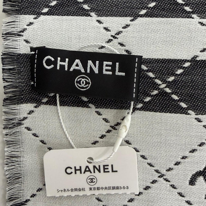 Pristine CHANEL shawl 31 RUE CAMBON COCO Mark Large Stole with Fringe gray