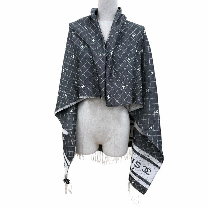 Pristine CHANEL shawl 31 RUE CAMBON COCO Mark Large Stole with Fringe gray