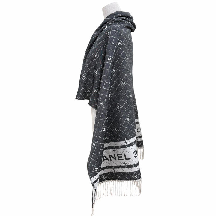 Pristine CHANEL shawl 31 RUE CAMBON COCO Mark Large Stole with Fringe gray