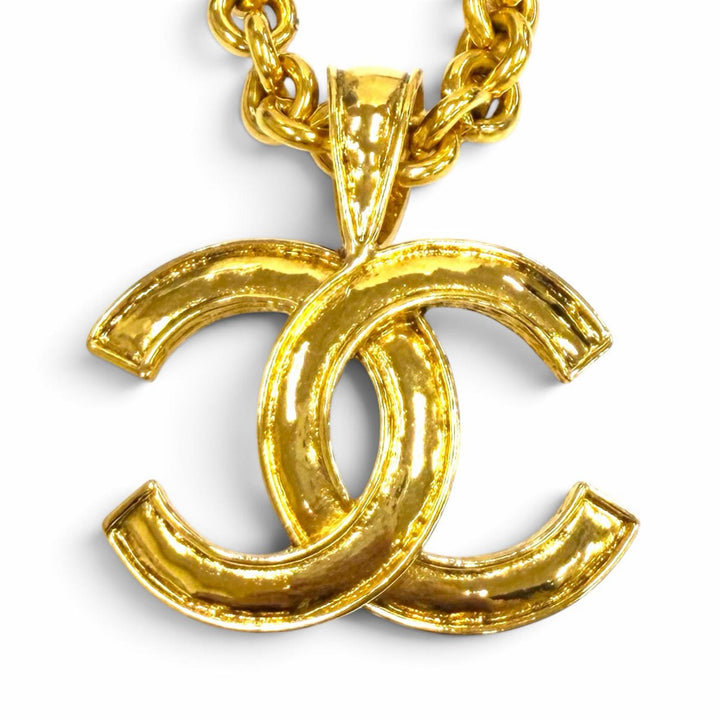 Great CHANEL Necklace COCO Mark Chain gold Women 94P