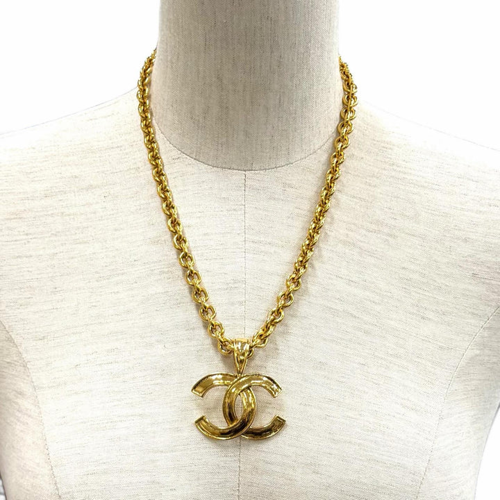 Great CHANEL Necklace COCO Mark Chain gold Women 94P