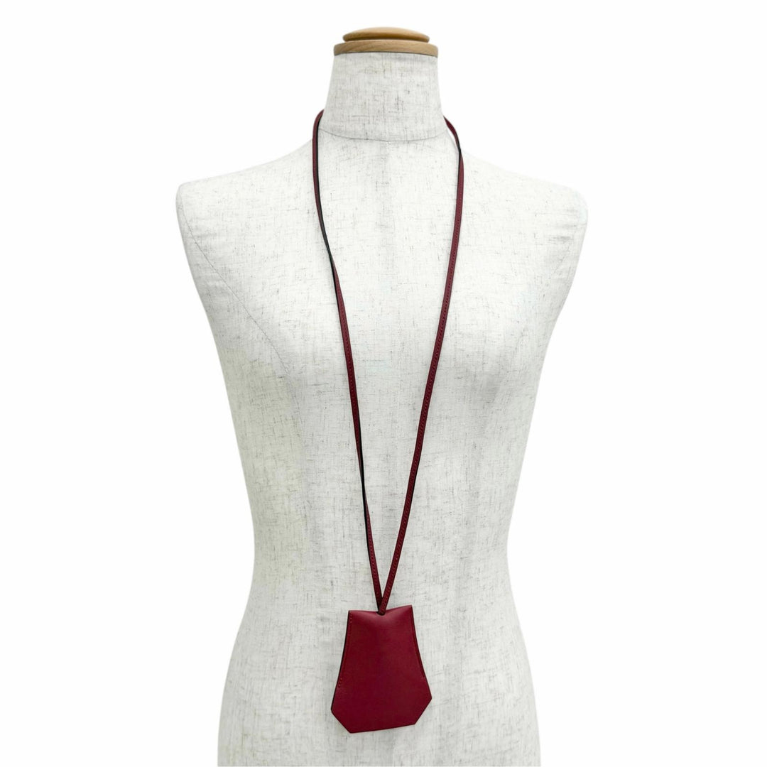 Excellent HERMES Necklace Clochette Bordeaux leather Women