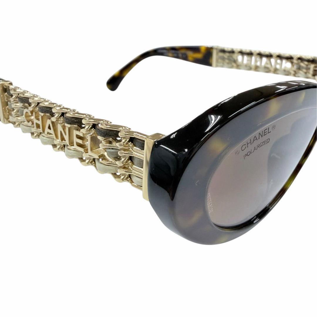 Excellent CHANEL sunglasses Logo, leather accents, cat eye design Brown 5538-Q-A