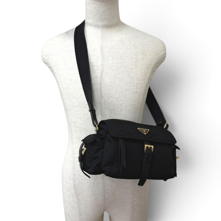 Great PRADA Shoulder Bag Explorer Medium Triangle logo Re-Nylon 2WAY