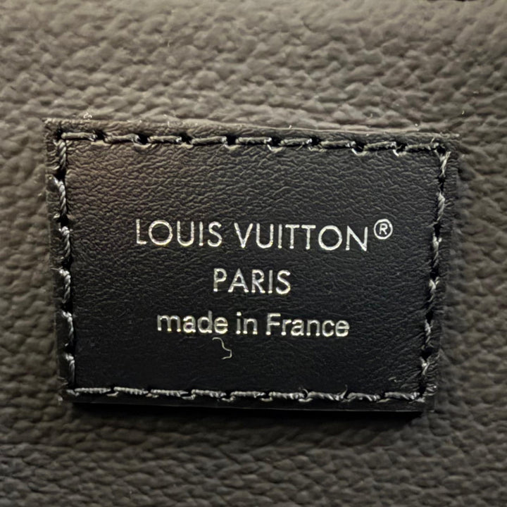 Excellent LOUIS VUITTON business bag Dop kit Travel pouch black