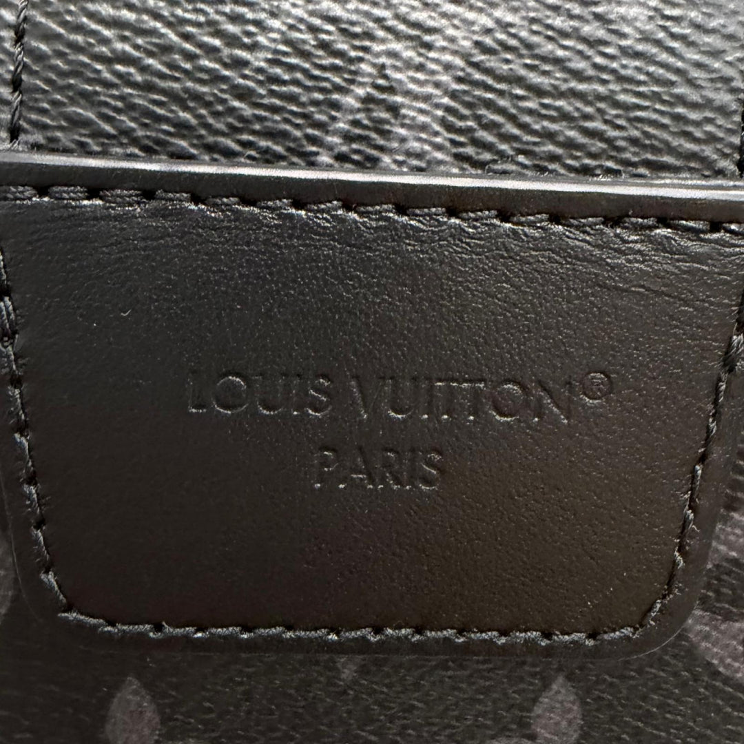 Excellent LOUIS VUITTON business bag Dop kit Travel pouch black