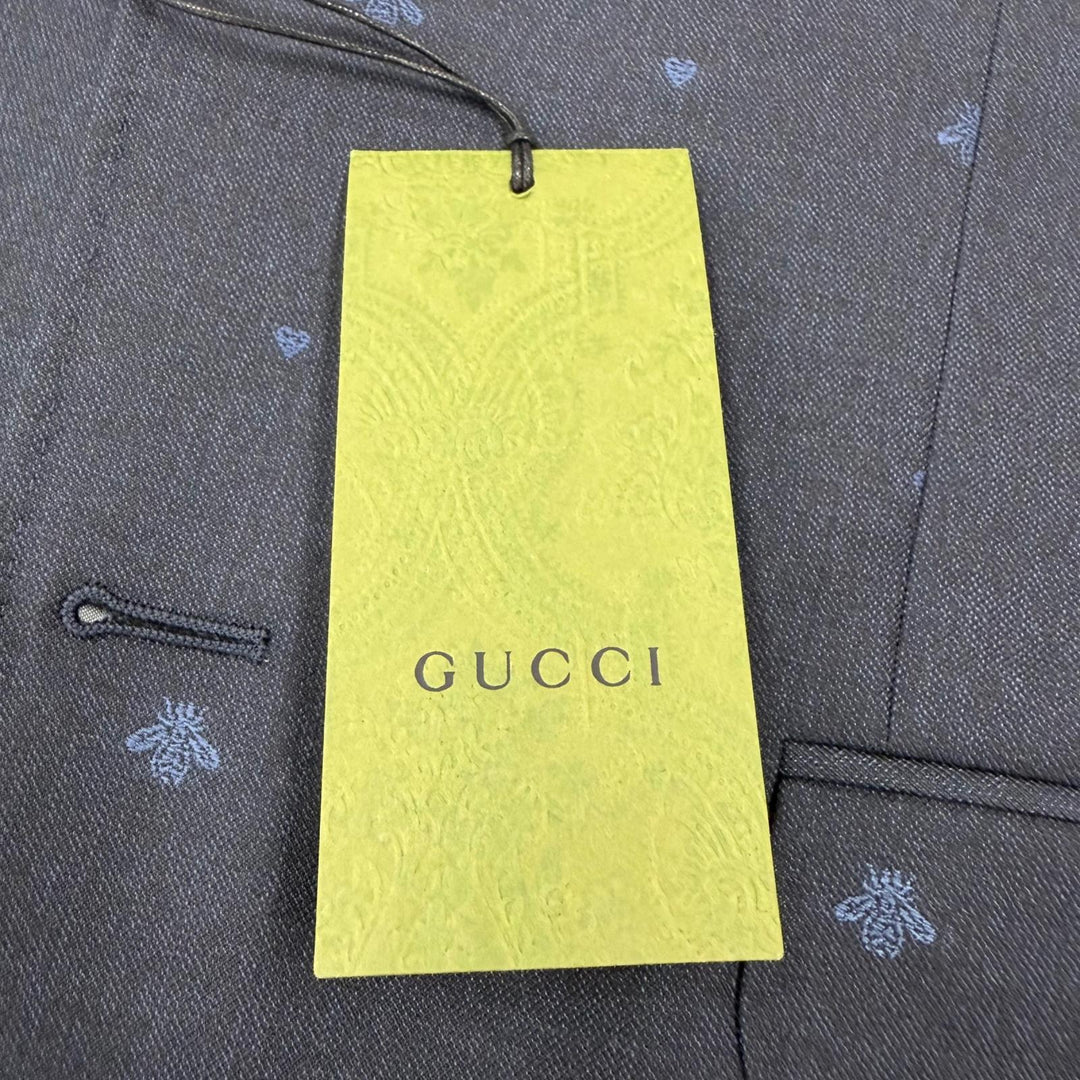 Pristine GUCCI two-piece set Bee Embroidery Single Suit Navy wool mens 46 554100