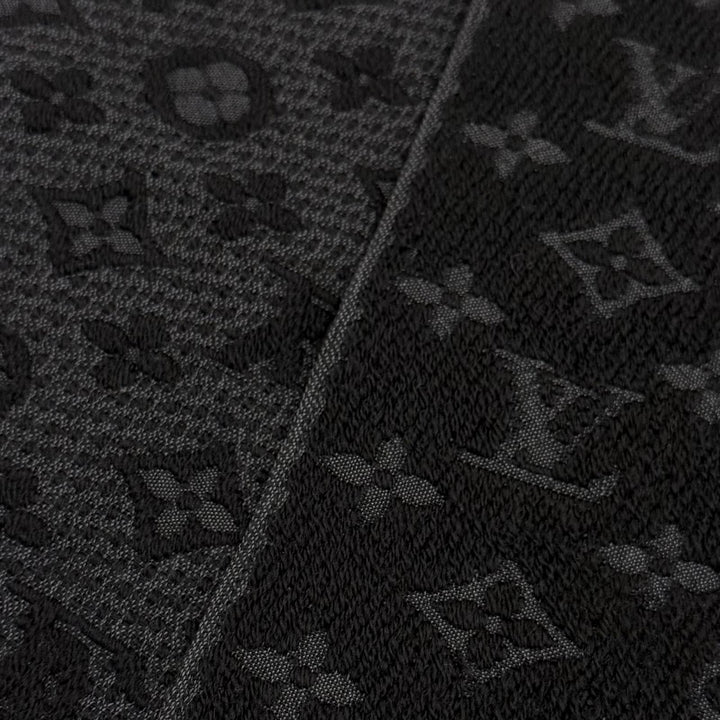Great LOUIS VUITTON Scarf Monogram Classic with Fringe black wool mens M70520