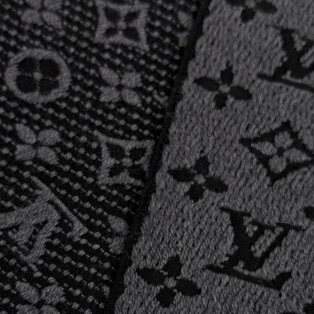 Great LOUIS VUITTON Scarf Monogram Classic with Fringe gray wool mens M78526