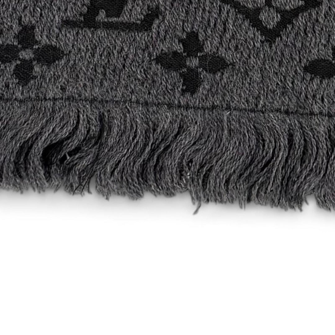 Great LOUIS VUITTON Scarf Monogram Classic with Fringe gray wool mens M78526