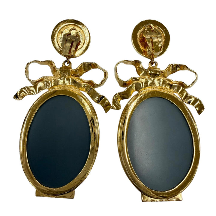 Great CHANEL Earring Rare COCO Mark Ribbon Mirror gold metal Women