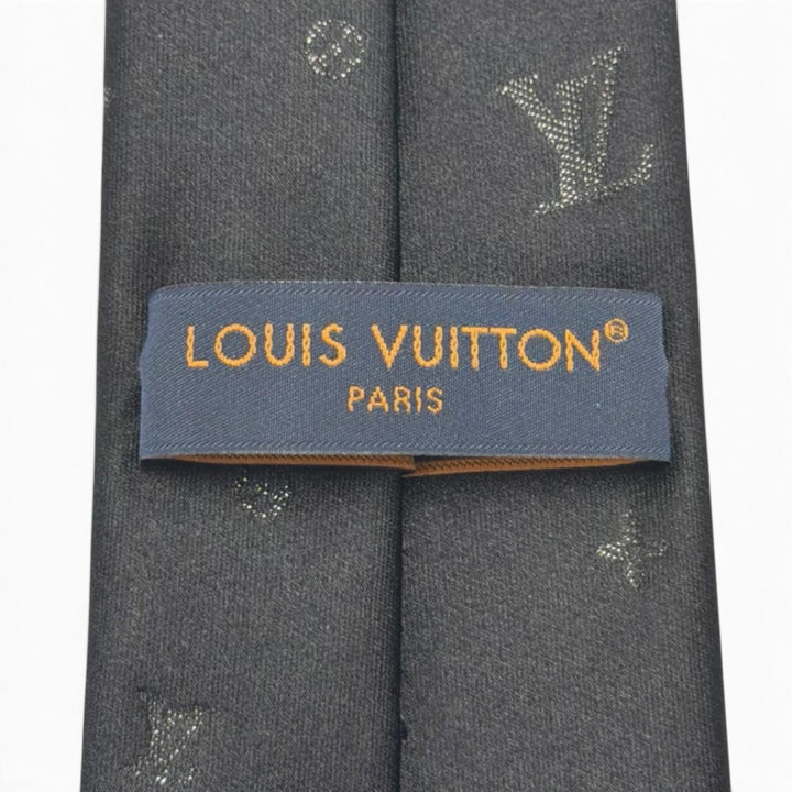 Pristine LOUIS VUITTON tie LV Starry Night 7CM Monogram pattern silk M79089