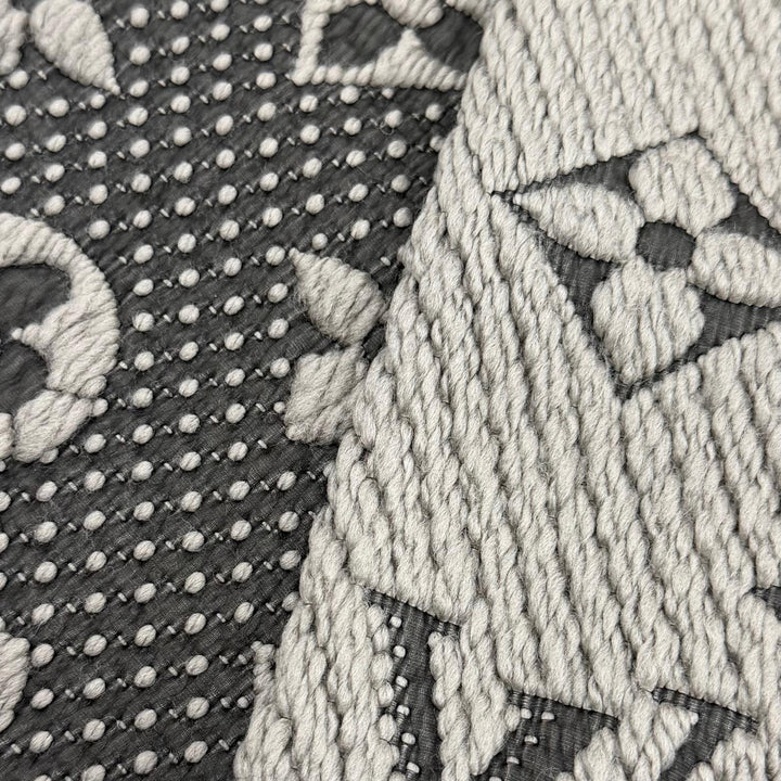 Great LOUIS VUITTON Scarf Escharpe Logomania Monogram With fringe Gurege wool