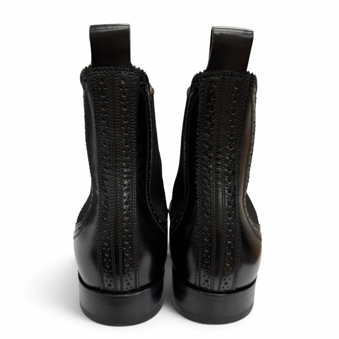 Excellent DOLCE&GABBANA Ankle boots Perforated side-gore Chelsea boots