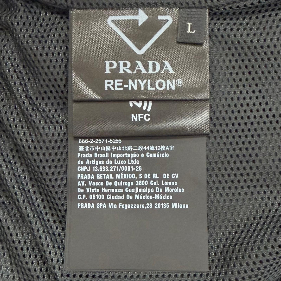 Excellent PRADA Shorts Triangle logo black recycled polyamide mens L SPH226