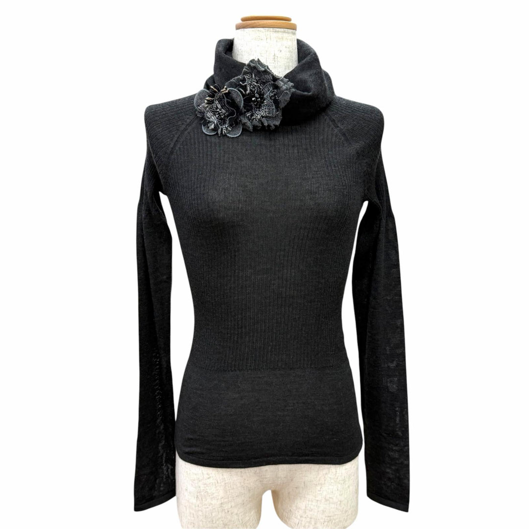 Excellent CHANEL knit turtleneck top with two Camellia Brooch 34 05A P26591
