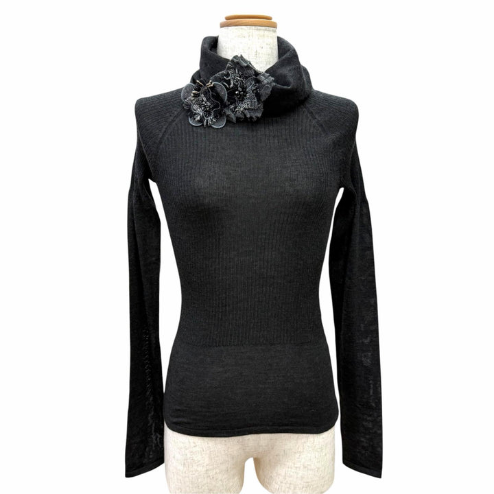 Excellent CHANEL knit turtleneck top with two Camellia Brooch 34 05A P26591