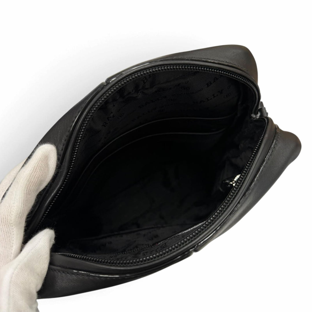 Great BALLY Shoulder Bag HOLM with logo patch black leather mens