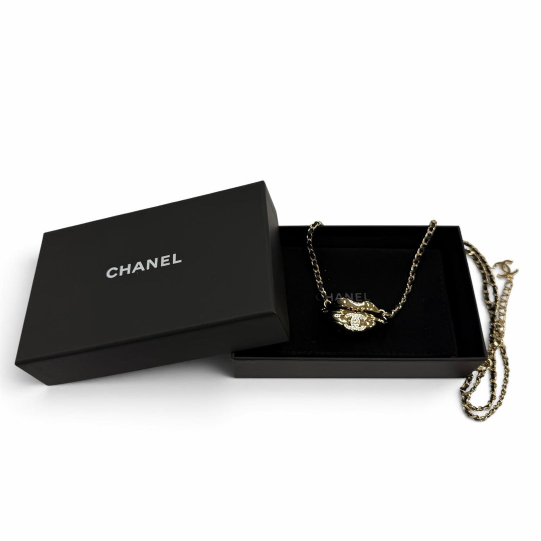 Excellent CHANEL COCO Mark Lip Motif Rhinestone Mirror Chain Necklace gold B23S