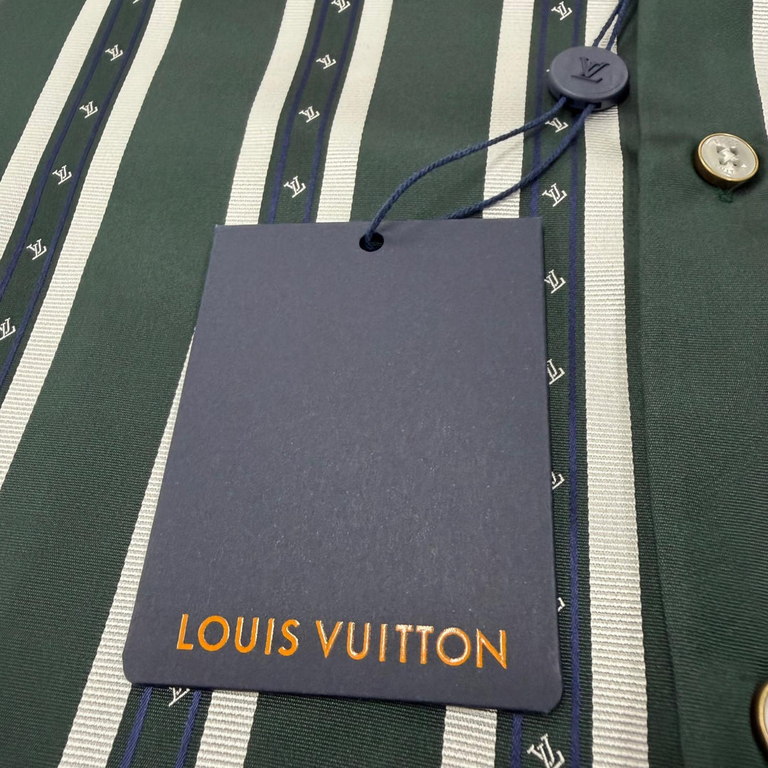 Pristine LOUIS VUITTON Long sleeve shirt green silk mens L