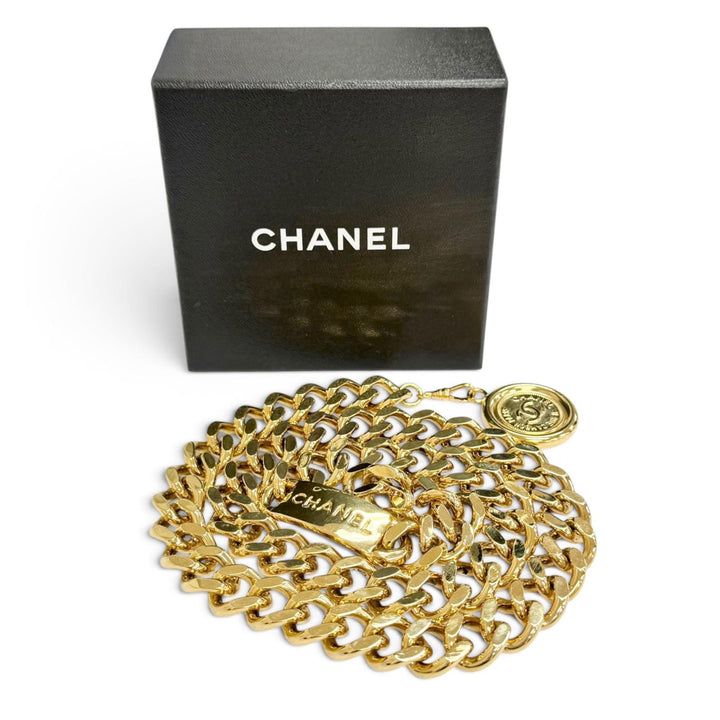 Great CHANEL belt COCO Mark coin motif with logo chain gold ー Women 94P