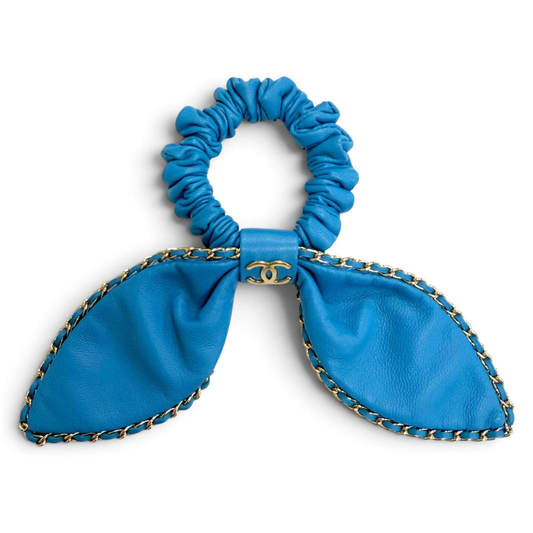 Pristine CHANEL COCO Mark Ribbon Chain Scrunchie blue leather AA8258 A22S