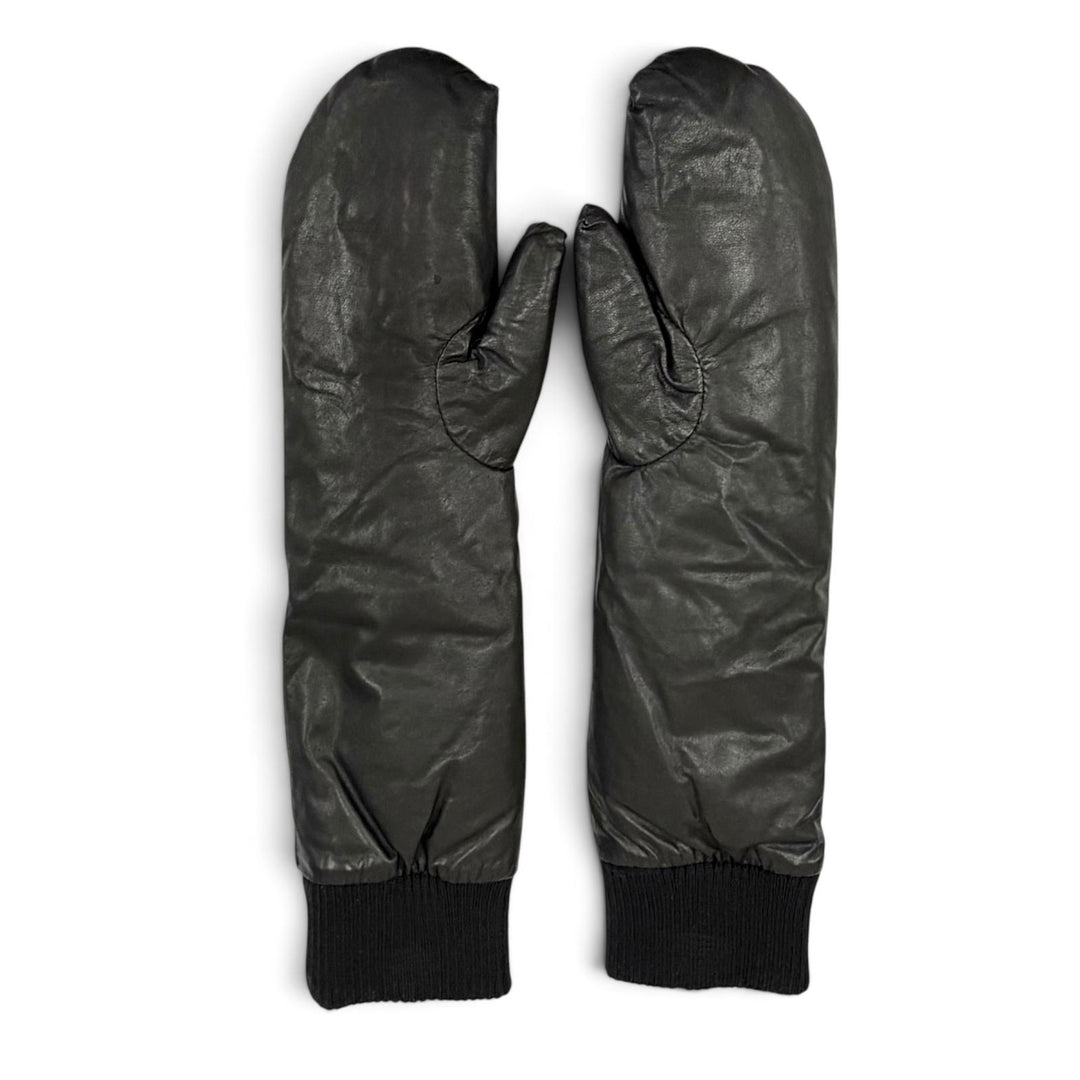 Great ISAMUKATAYAMA BACKLASH Down jacket mitten gloves black Kangaroo 1 L861-04