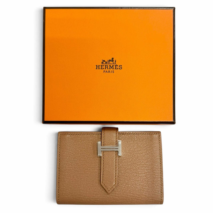 Pristine HERMES Bifold Wallet Bearn Mini Card case with coin case Shave Women
