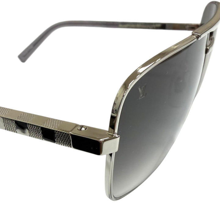 Excellent LOUIS VUITTON Sunglasses Attitude Current product Argent