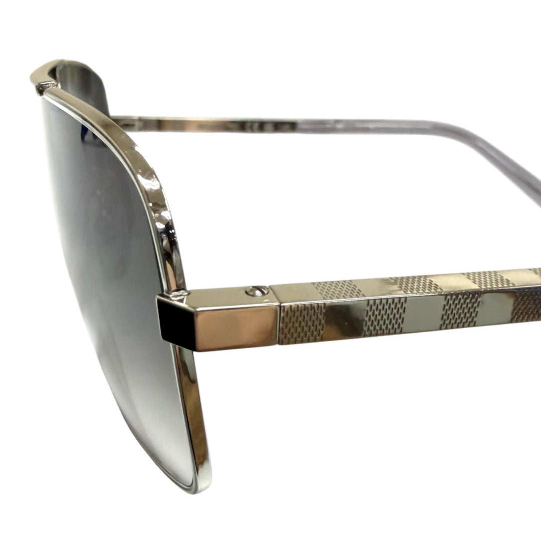 Excellent LOUIS VUITTON Sunglasses Attitude Current product Argent