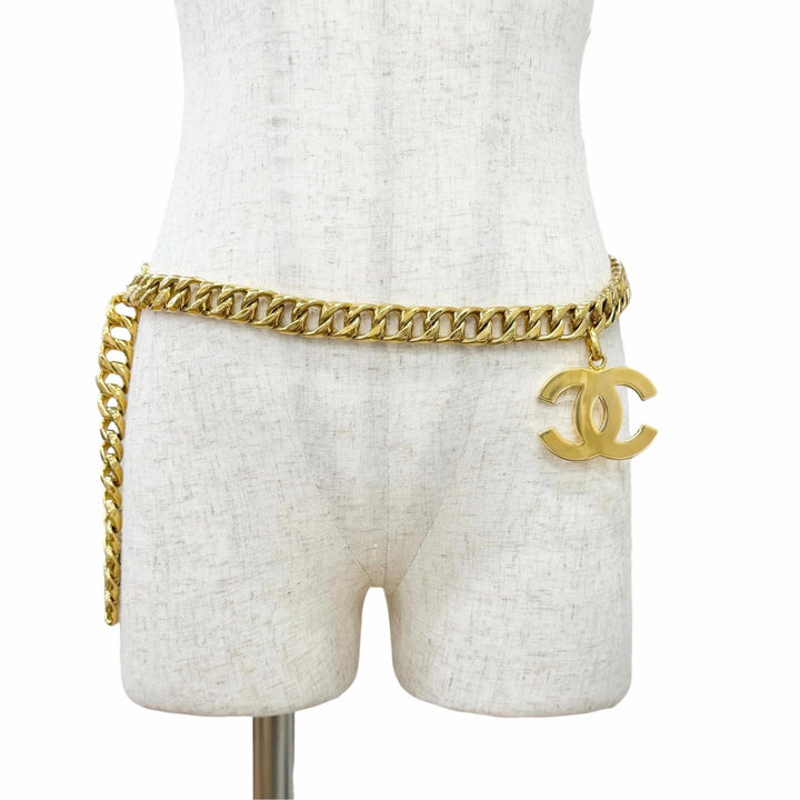 Great CHANEL belt COCO Mark Chain gold Women 93A