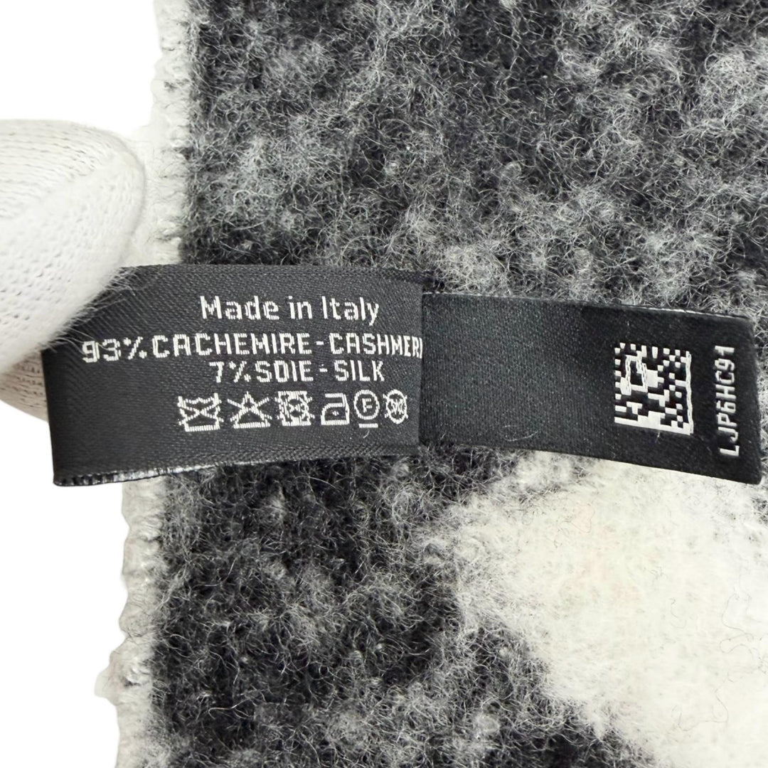 Great CHANEL Scarf COCO Mark logo design fringe white cashmere Women AAA478