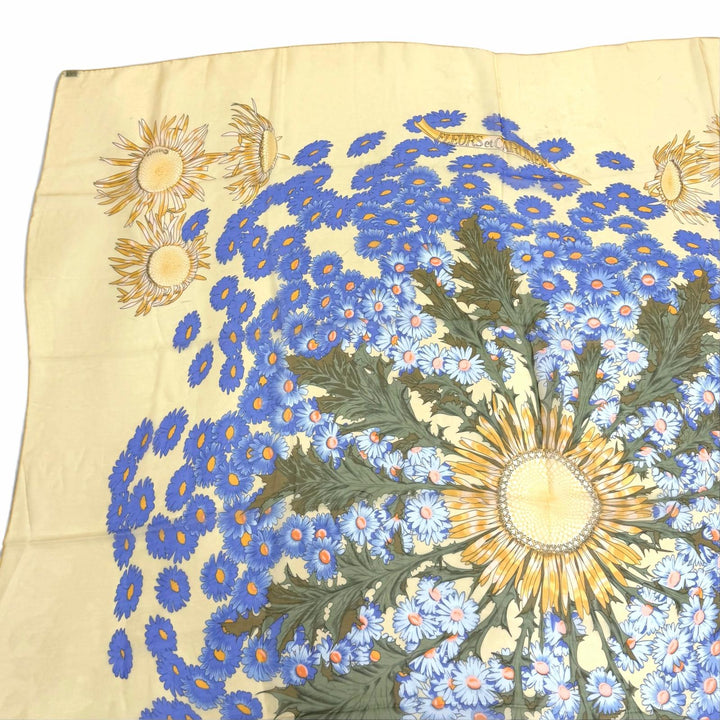 Great HERMES scarf FLEURS et CARLINES Muslin blue silk Women