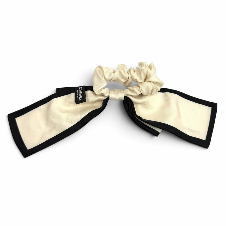 Excellent CHANEL Shush Logo-emblazoned camellia ribbon Ivory silk Women 21S