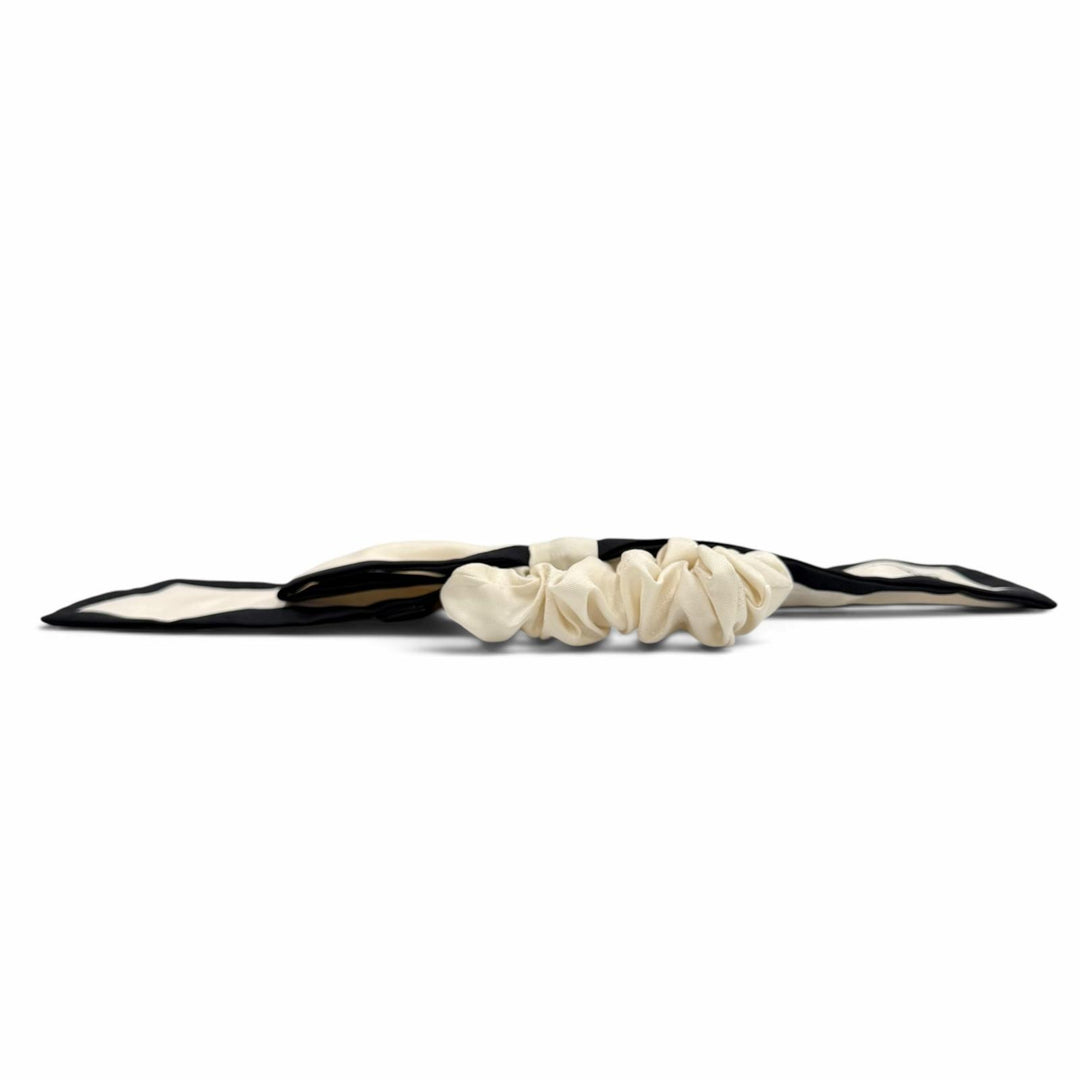 Excellent CHANEL Shush Logo-emblazoned camellia ribbon Ivory silk Women 21S