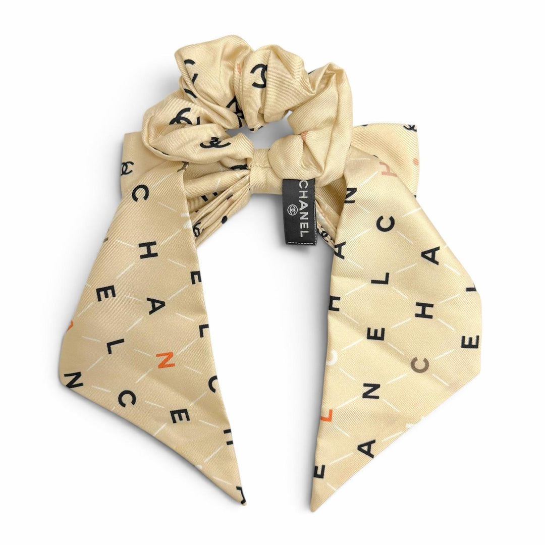 Excellent CHANEL COCO Mark logo scrunchie with ribbon, hair tie, silk AA9304