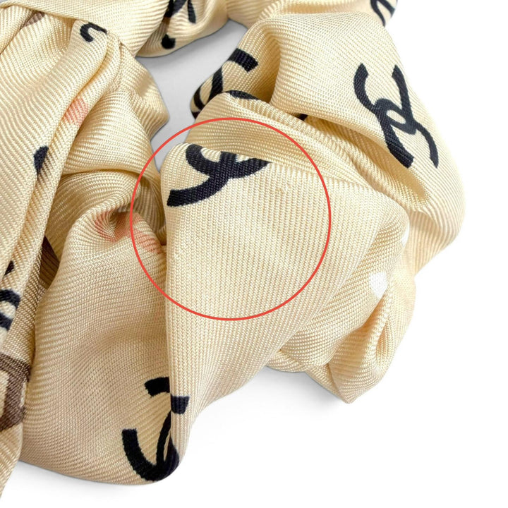 Excellent CHANEL COCO Mark logo scrunchie with ribbon, hair tie, silk AA9304