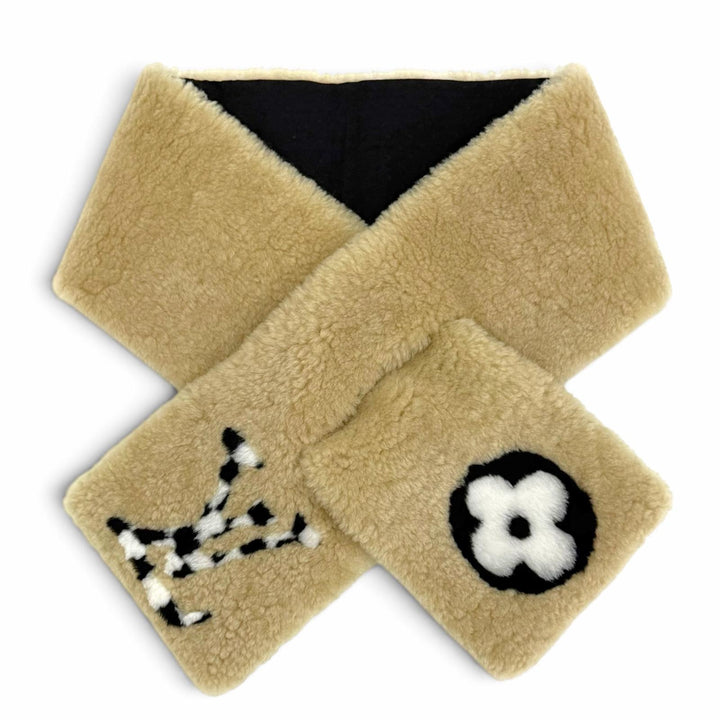 Excellent LOUIS VUITTON Echarpe Graphic LV Shearling Scarf beige M76163