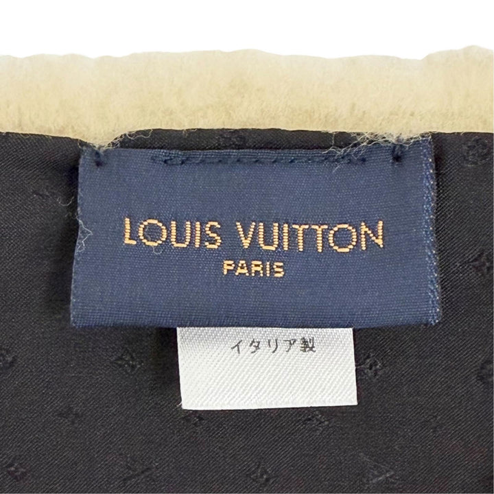 Excellent LOUIS VUITTON Echarpe Graphic LV Shearling Scarf beige M76163