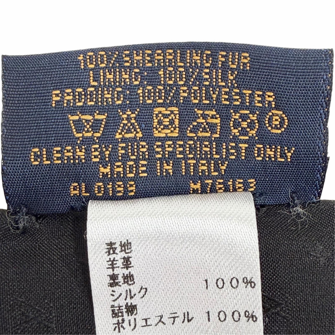 Excellent LOUIS VUITTON Echarpe Graphic LV Shearling Scarf beige M76163
