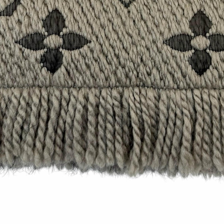Great LOUIS VUITTON Scarf Escalp Logo Mania Monogram fringed scarf knit M72242