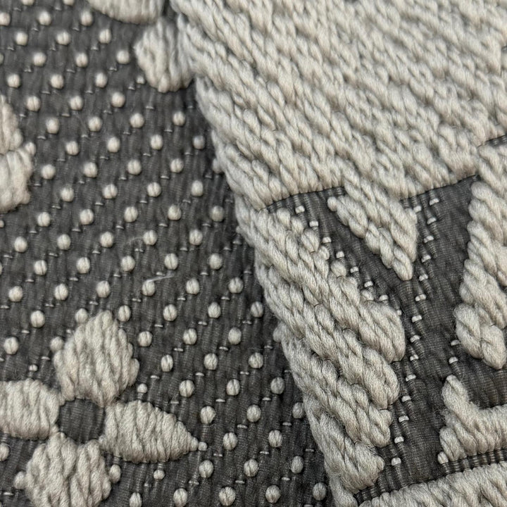 Great LOUIS VUITTON Scarf Escalp Logo Mania Monogram fringed scarf knit M72242