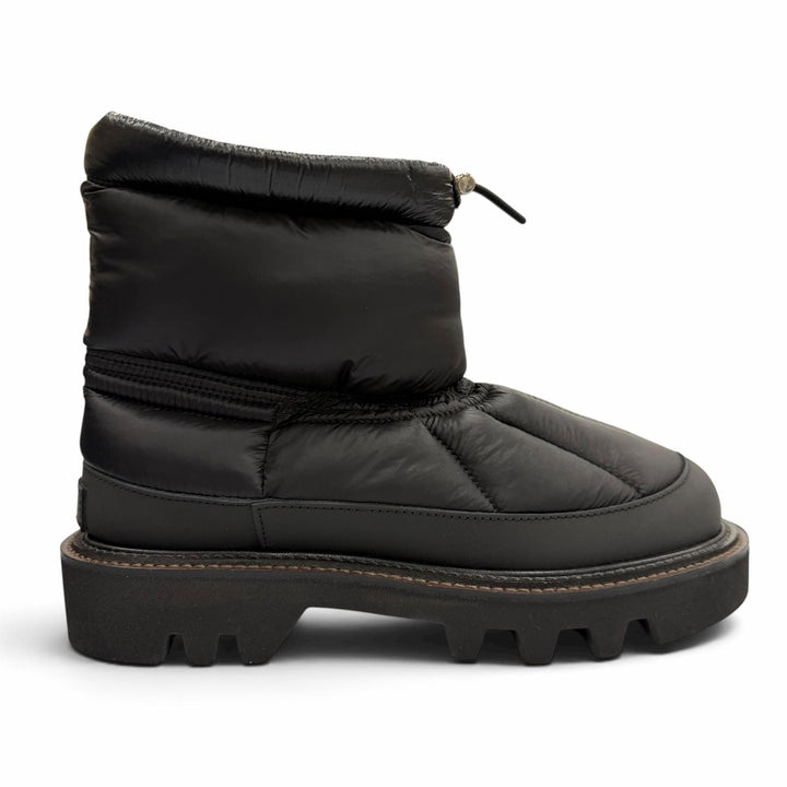 Pristine Sacai boots PADDED BOOTS Fleece with drawstring black 40 23-03230M
