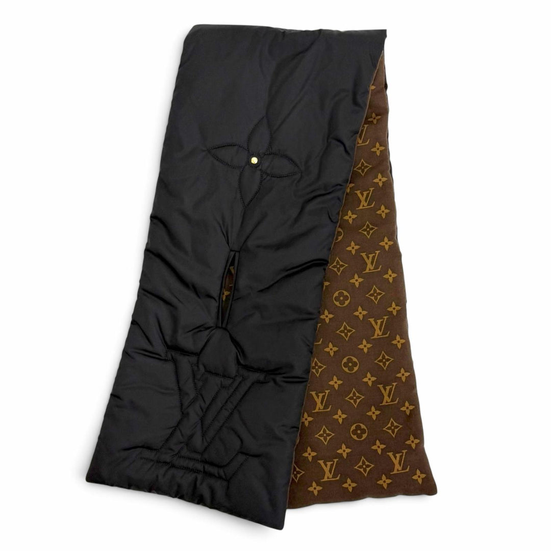 Great LOUIS VUITTON Scarf Echarpe Pillow Monogram LV stitching black M77049
