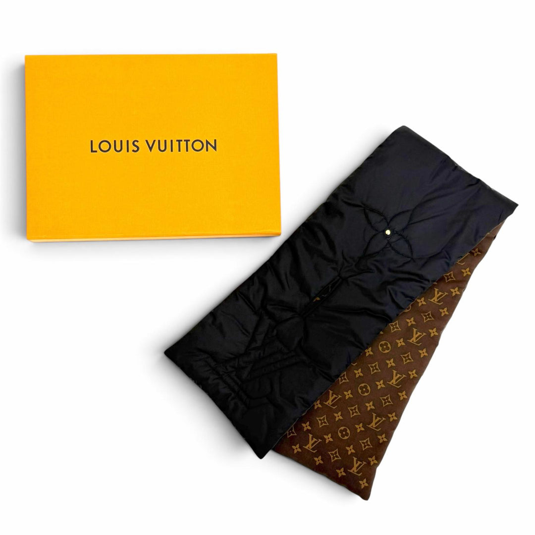 Great LOUIS VUITTON Scarf Echarpe Pillow Monogram LV stitching black M77049