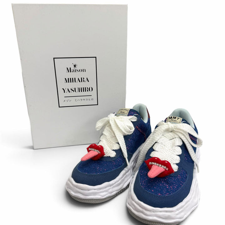 Pristine Maison MIHARA YASUHIRO 71 MICHAEL Low cut sneakers WAYNE with lips blue