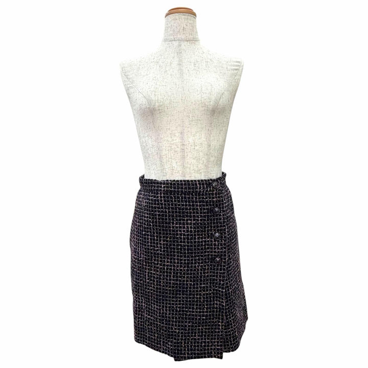 Excellent CHANEL Wrap skirt COCO Mark Lion Button Tweed black P73336V62835 22B
