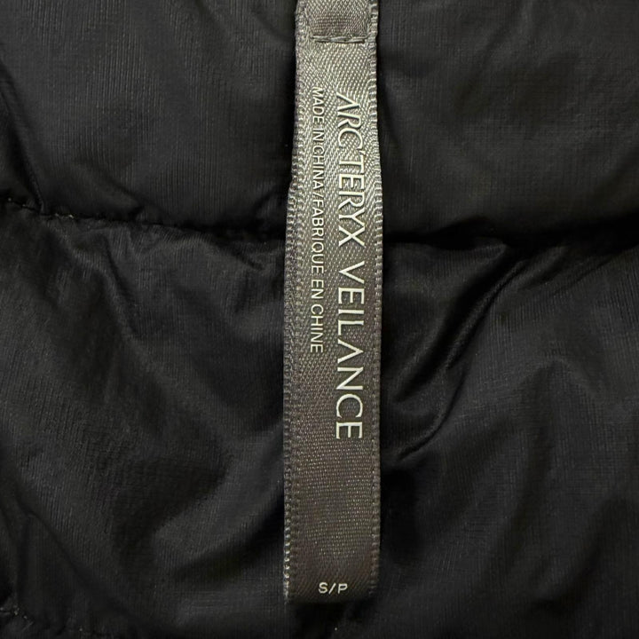 Great ARC'TERYX VEILANCE Down jacket Altus Down Jacket black
