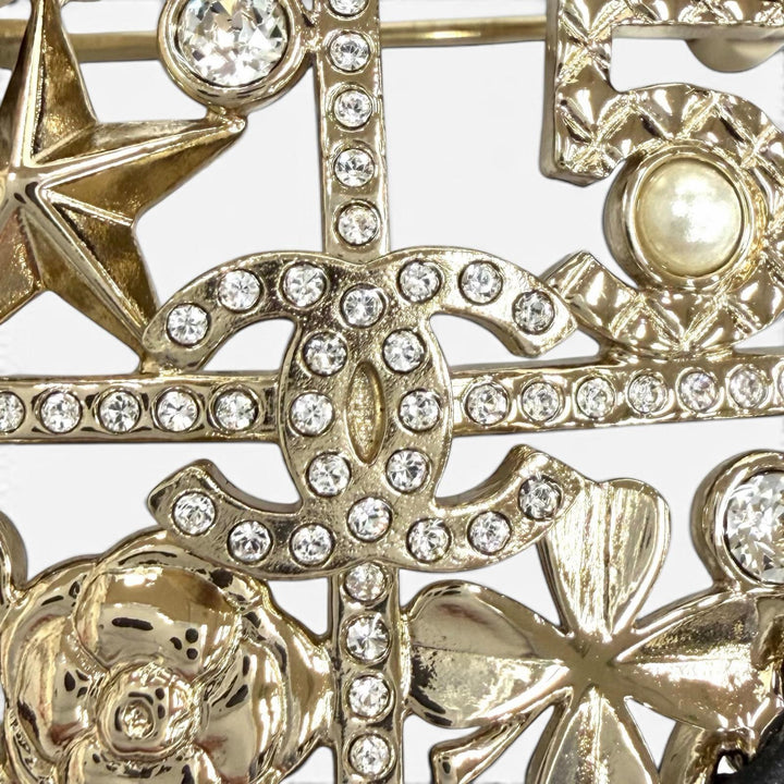 Excellent CHANEL Brooch black Women B25V AB4702